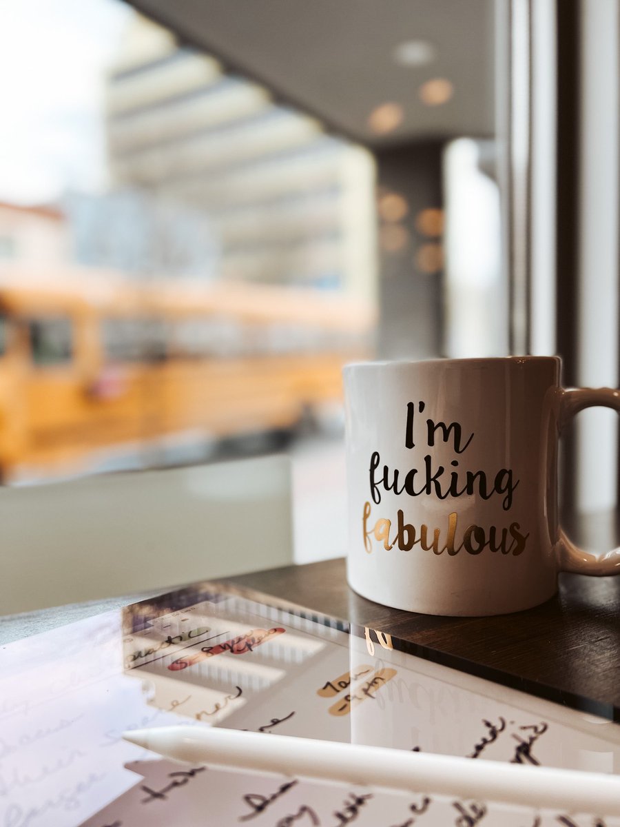 Early morning reflections.

Happy Friday! 👊