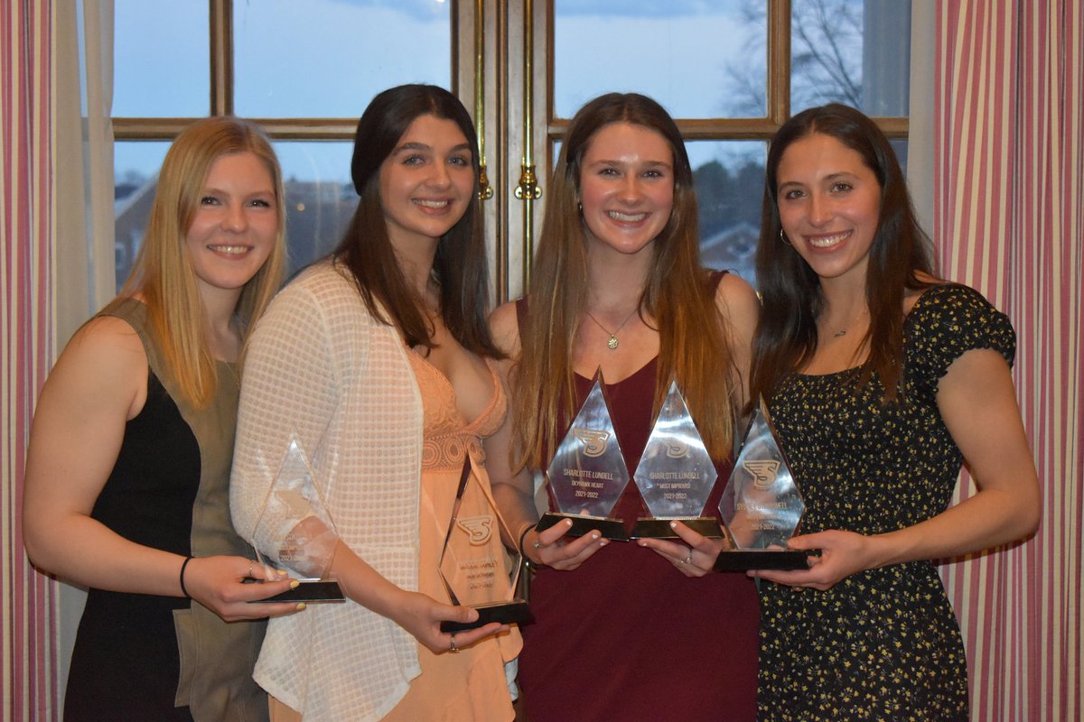 Stonehill Women's Swimming tweet media