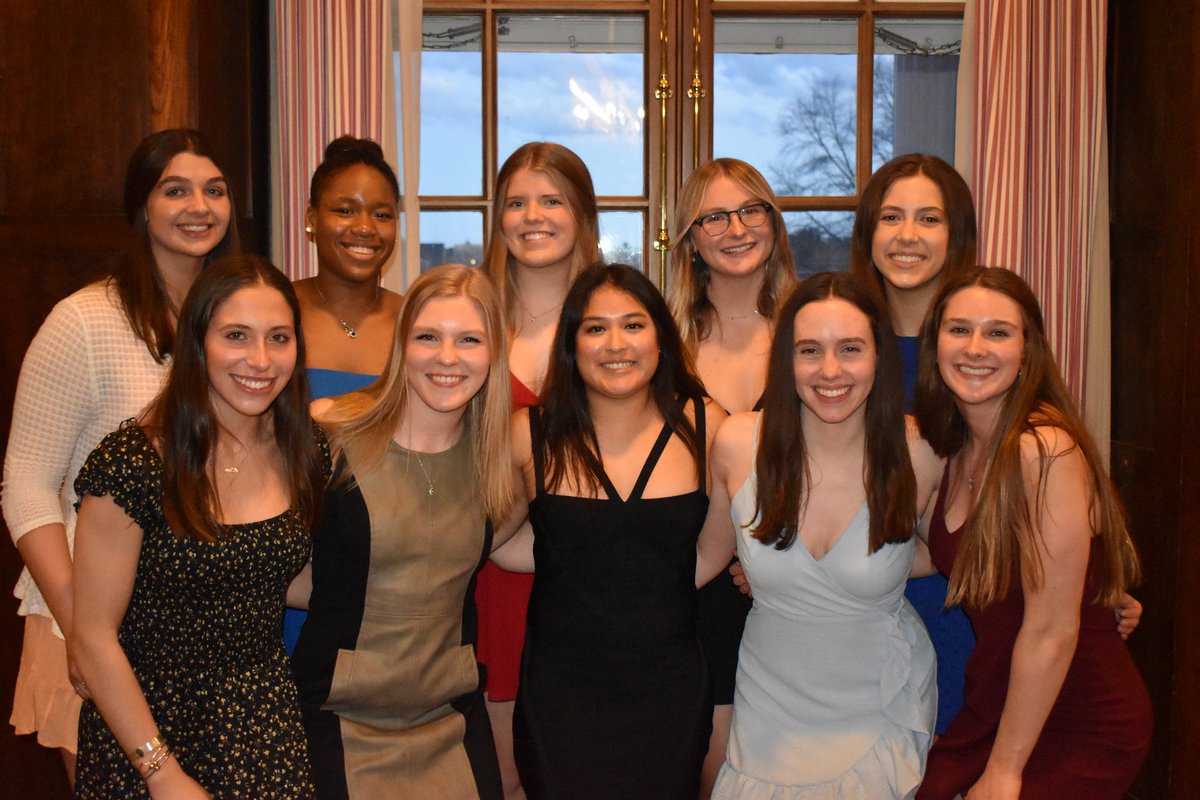 Stonehill Women's Swimming tweet media