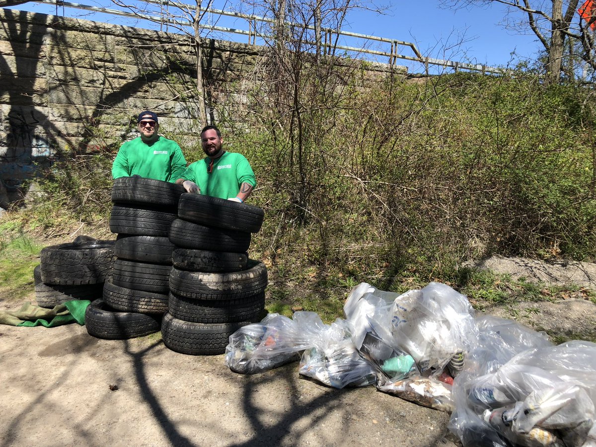 EmeraldDocument's tweet photo. Earth Day should be everyday! 🌍 ♻️ We strive to practice our (Emerald) GREEN initiatives everyday within the office, in our local communities, and with our customers with our eco excellence products and recycling programs! #earthday2022 #communitycleanup #recycling #earthday https://t.co/F6vVBY2jV8