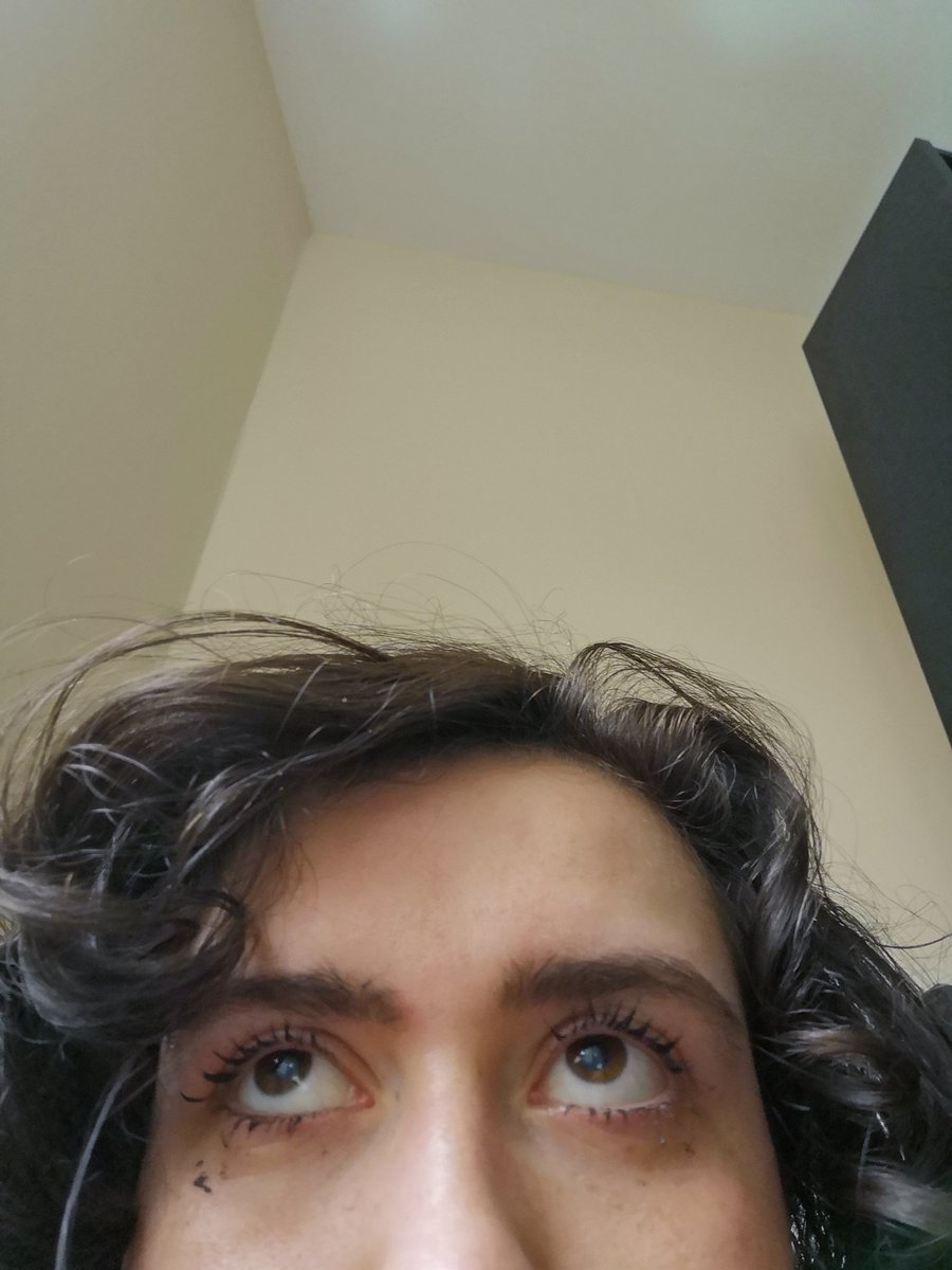 austenshearts's tweet photo. finished Evelyn Hugo... what the fuck guys https://t.co/y5HFtQxUBE