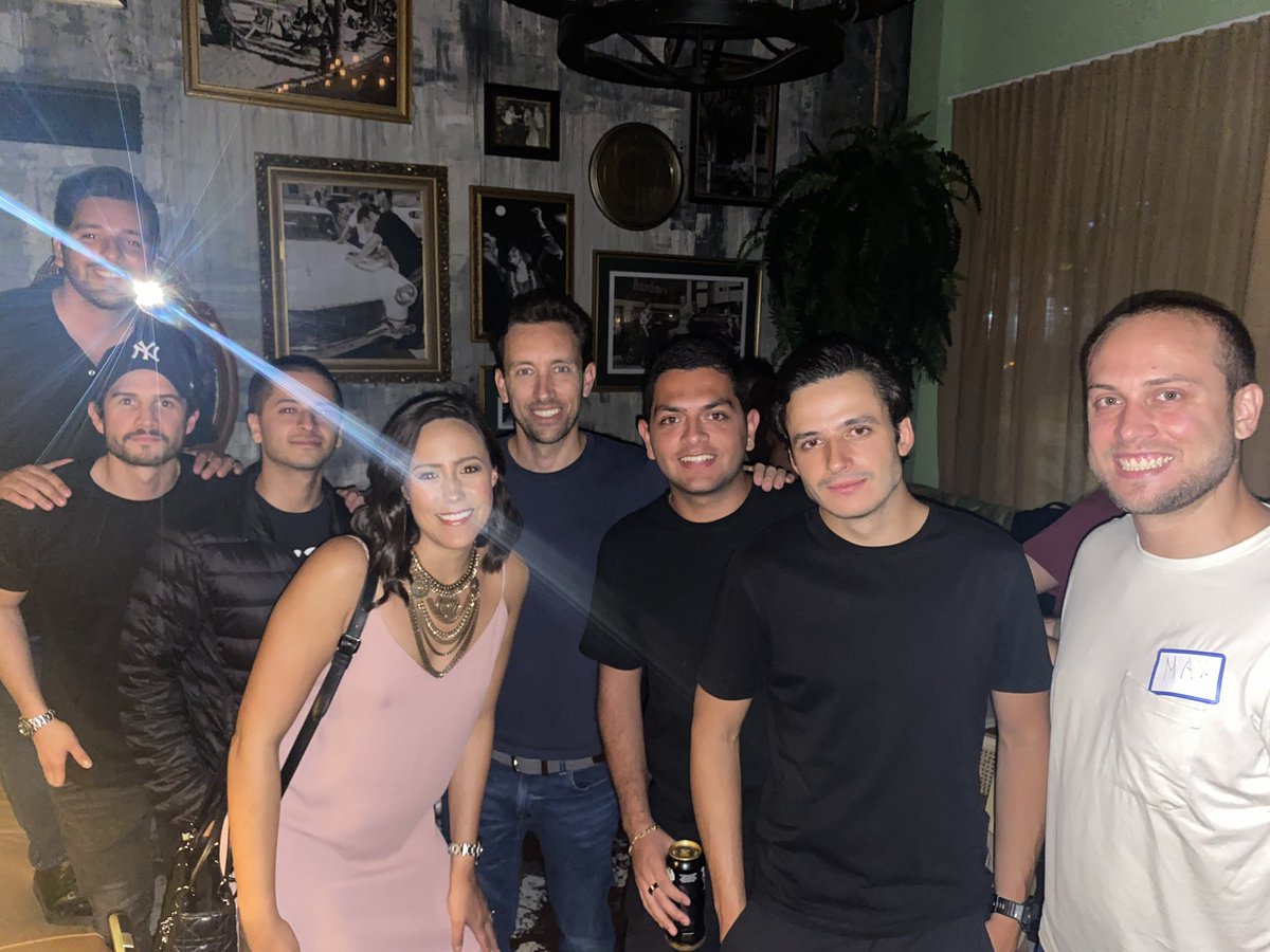 PameVls's tweet photo. Mujeres que quieran entrar a @ycombinator 🙋🏽‍♀️ manifiéstense por favor. 

No me gusta ser la única en estas cenas, nos faltan mas perspectivas valiosas

Si estás aplicando, quieres aplicar, o conoces a alguna mujer que deba aplicar a YC, responde a este tweet con 🙋🏽‍♀️ o etiquétalas. https://t.co/esfPOe3UjB