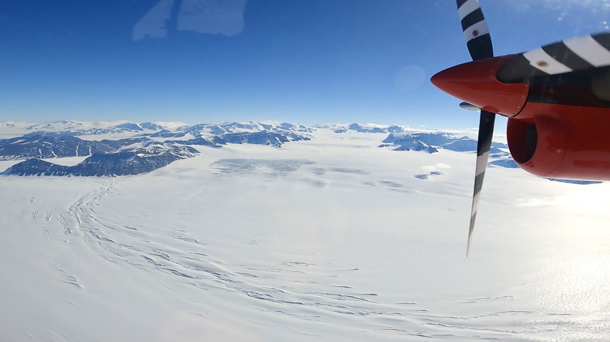 Happy #EarthDay everybody. Here's the King George VI Ice Shelf. It might not exist in 60 years time. Let's not let that happen.