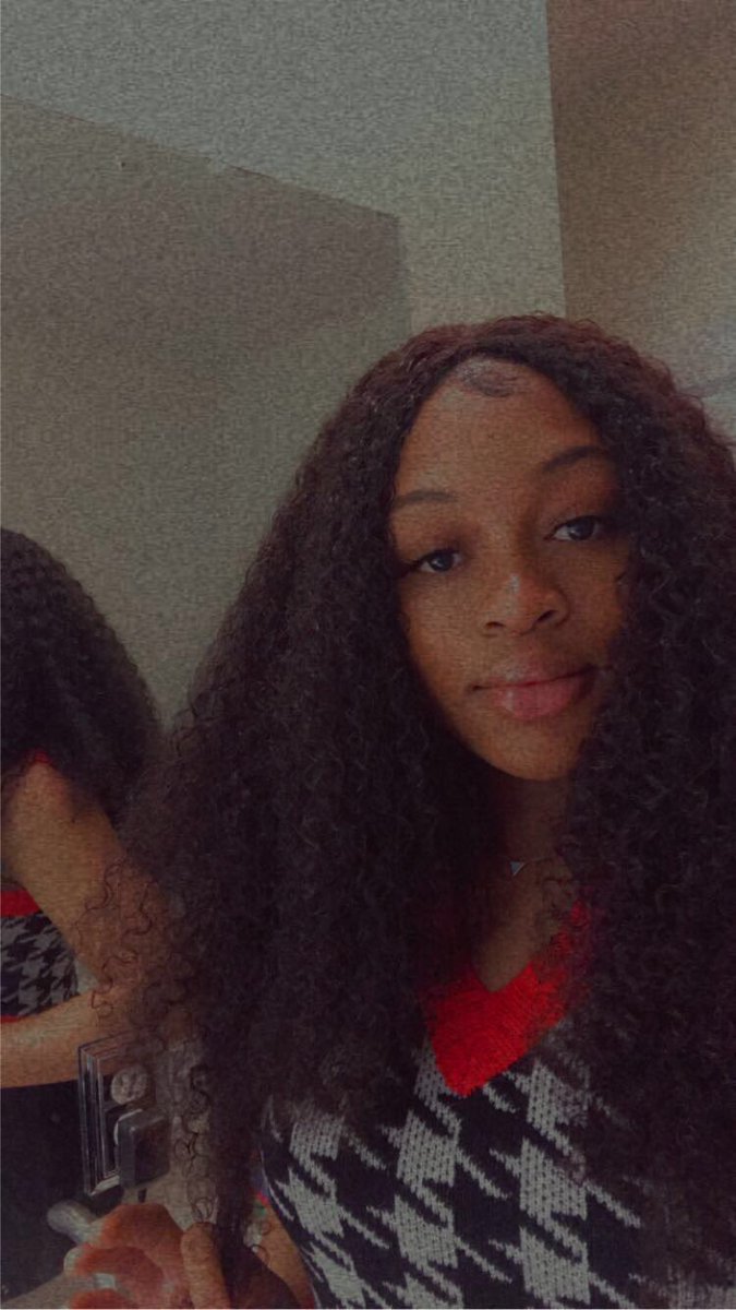 🙇🏾‍♀️