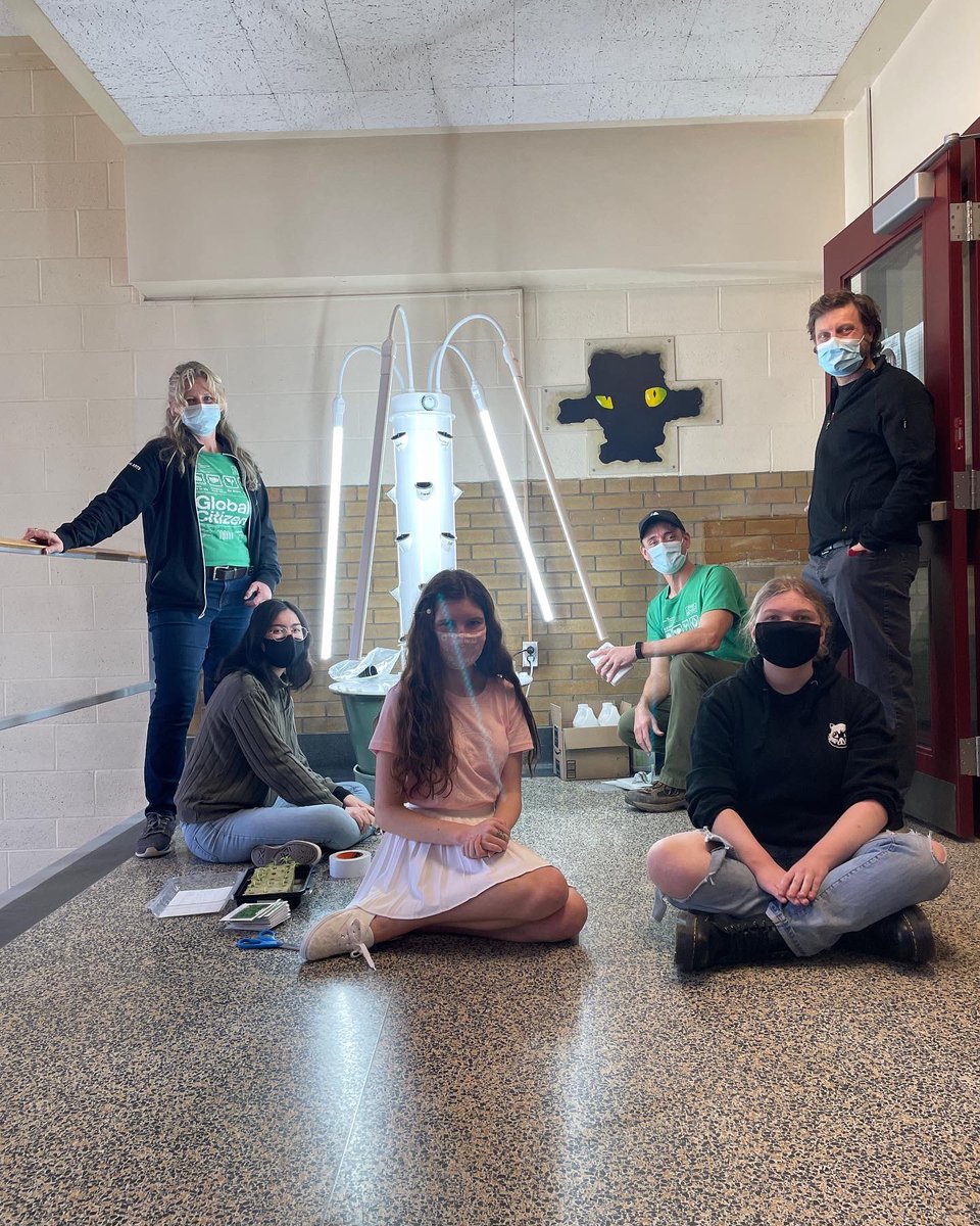 eci_IMPACT's tweet image. Happy Earth day! We are setting up the vertical garden and invite you to join us and the Eastwood Neighbourhood Association in cleaning up Montgomery Park April 23 from 11-1. @ECI_Events @msSGruber