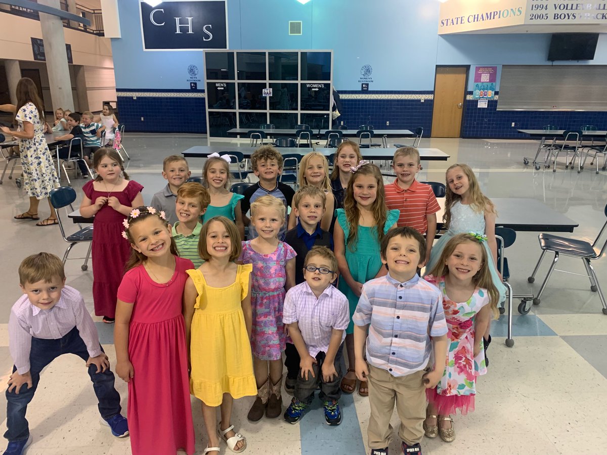 ClearwaterEW's tweet photo. Fantastic program from the Kindergartners last evening! #WeAre264 https://t.co/66GRkWL39Y