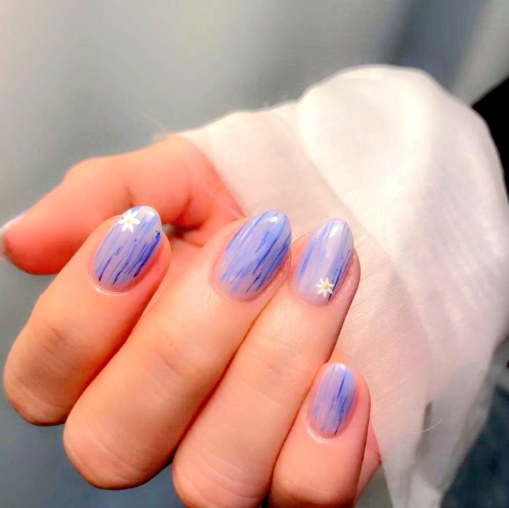 Put #Pantone's 2022 Veri Peri on you #nails #nailart #beauty