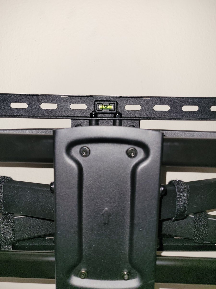 KizziRock_'s tweet photo. I just want y'all to know that, as of today, can't nobody tell me shit!
WHY?
Cause I just mounted my own TV bih! FOH! Don't say nothing to meeee!
🤪💪🏾🖥🗜🛠👩🏾🔧
#tvmount #diy #ididthat #strongfriend #lilmechanic #diyqueen #tootingmyhorn #talkingmyshit #onn. #samsungtv https://t.co/qCIBUQFOi2
