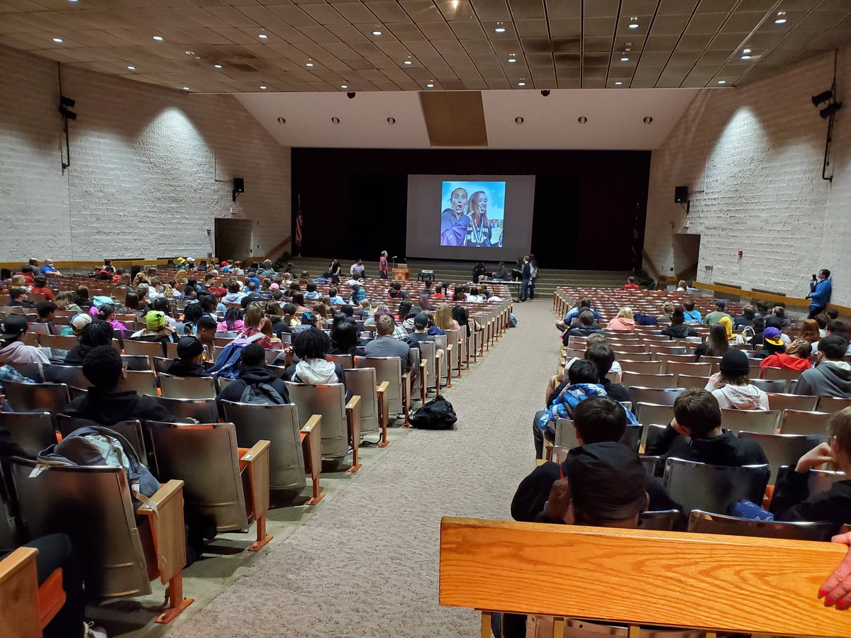 MrsSmithNHS's tweet photo. @NorthgateProud activity recruitment assembly! #GetKidsInvolved https://t.co/DuhGkEe06x
