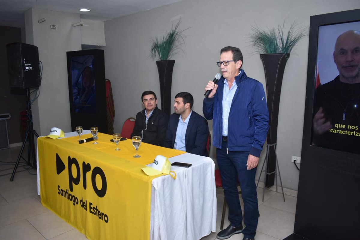 SahadJulio's tweet photo. Acompañamos junto a @omardemarchi y @lMartinezAlvaro   a @CarlettiPerez, al gran equipo y militantes en el Encuentro Provincial del Pro en Santiago del Estero

@profederal_ https://t.co/Fk19YveWUJ