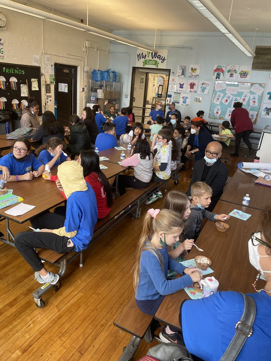 SamuelAdamsEB's tweet image. Ice cream celebration at AAA ! Good job @SamuelAdamsEB and Alighieri ! @tmwgrade1