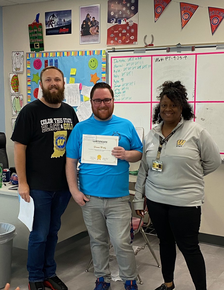 MrDillardWARREN's tweet image. Had the awesome opportunity to recognize some @RaymondParkIMS teachers today for their students’ outstanding Math NWEA growth! #WarrenWill grow students! (2/2) not pictured - Ms. Taylor