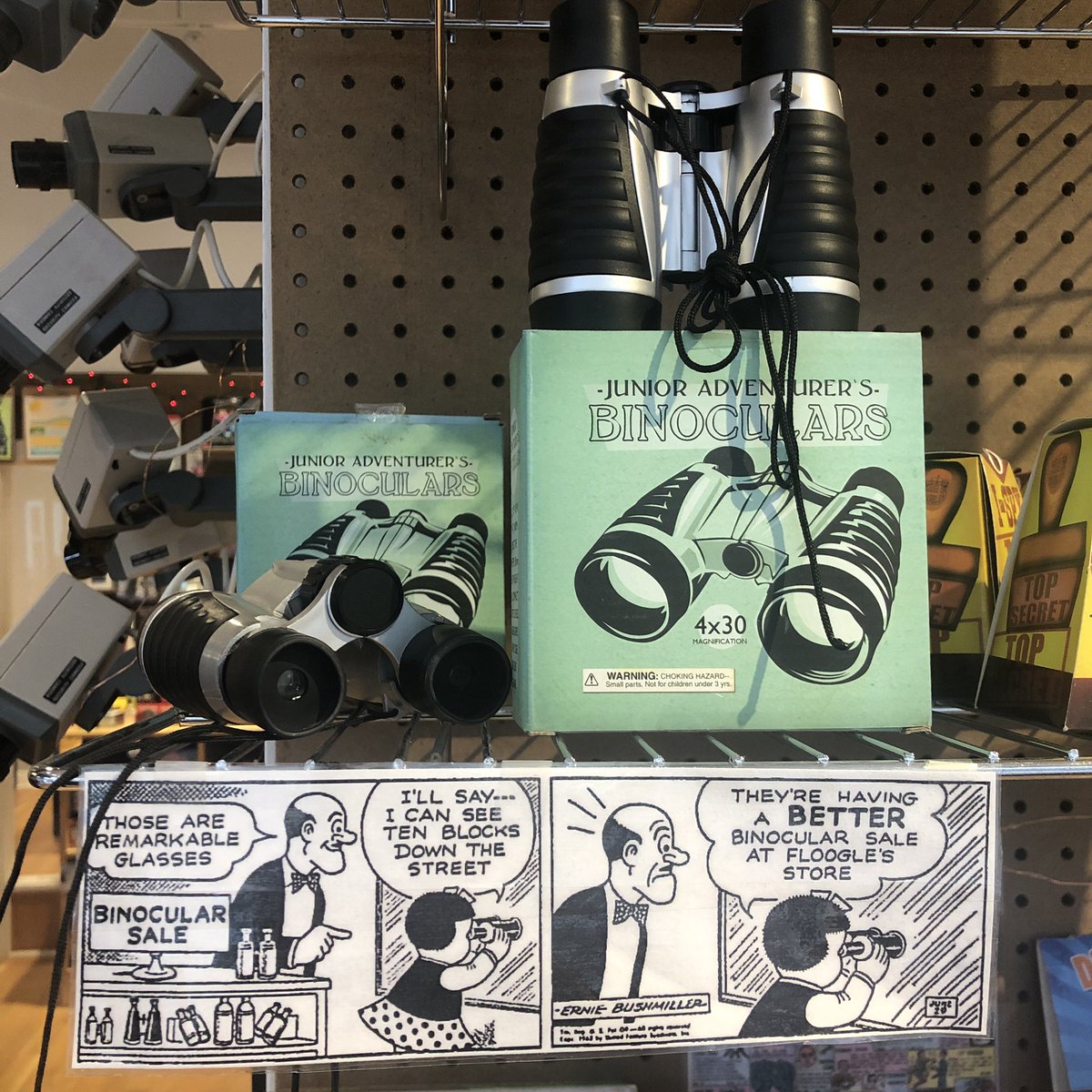 erniebushmiller's tweet photo. Spotted in the wild, @secretagentsupply
#nancy #nancycomic #erniebushmiller #nancycomics #binoculars https://t.co/sO2LIqNJ4K