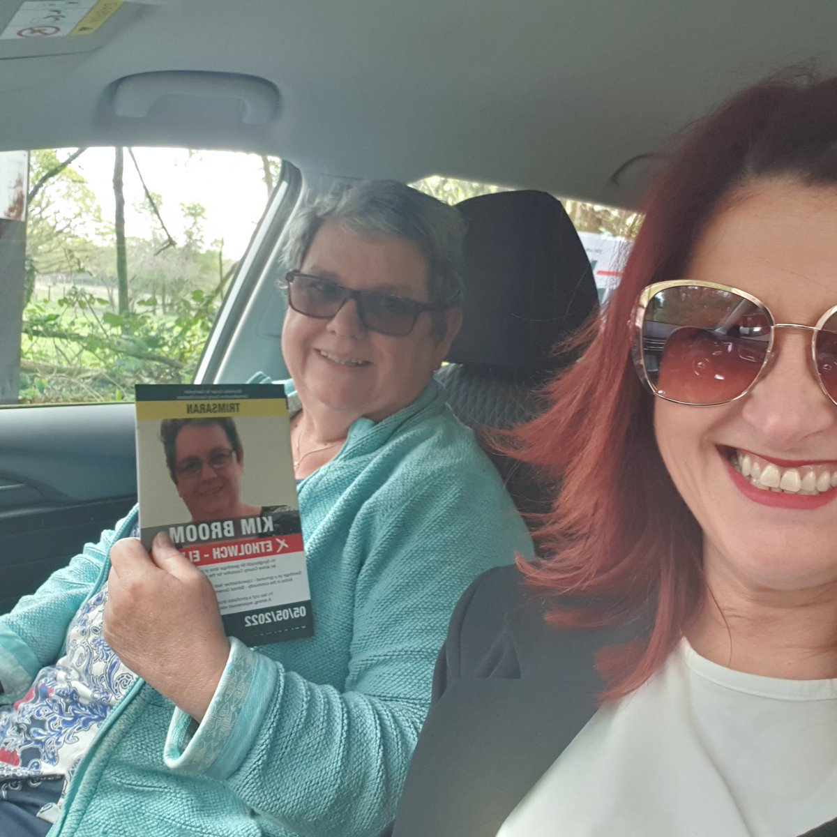 PlaidTrimsaran's tweet photo. Great to be visiting our more remote homes around Trimsaran today, good conversations &amp; positive support

Thank you - Kim Broom - Diolch 

Gwych cael ymweld â'n cartrefi mwy anghysbell o gwmpas Trimsaran heddiw, gyda sgyrsiau diddorol a chefnogaeth gadarnhaol

@PlaidLlanelli https://t.co/PrSvKm5Hfm