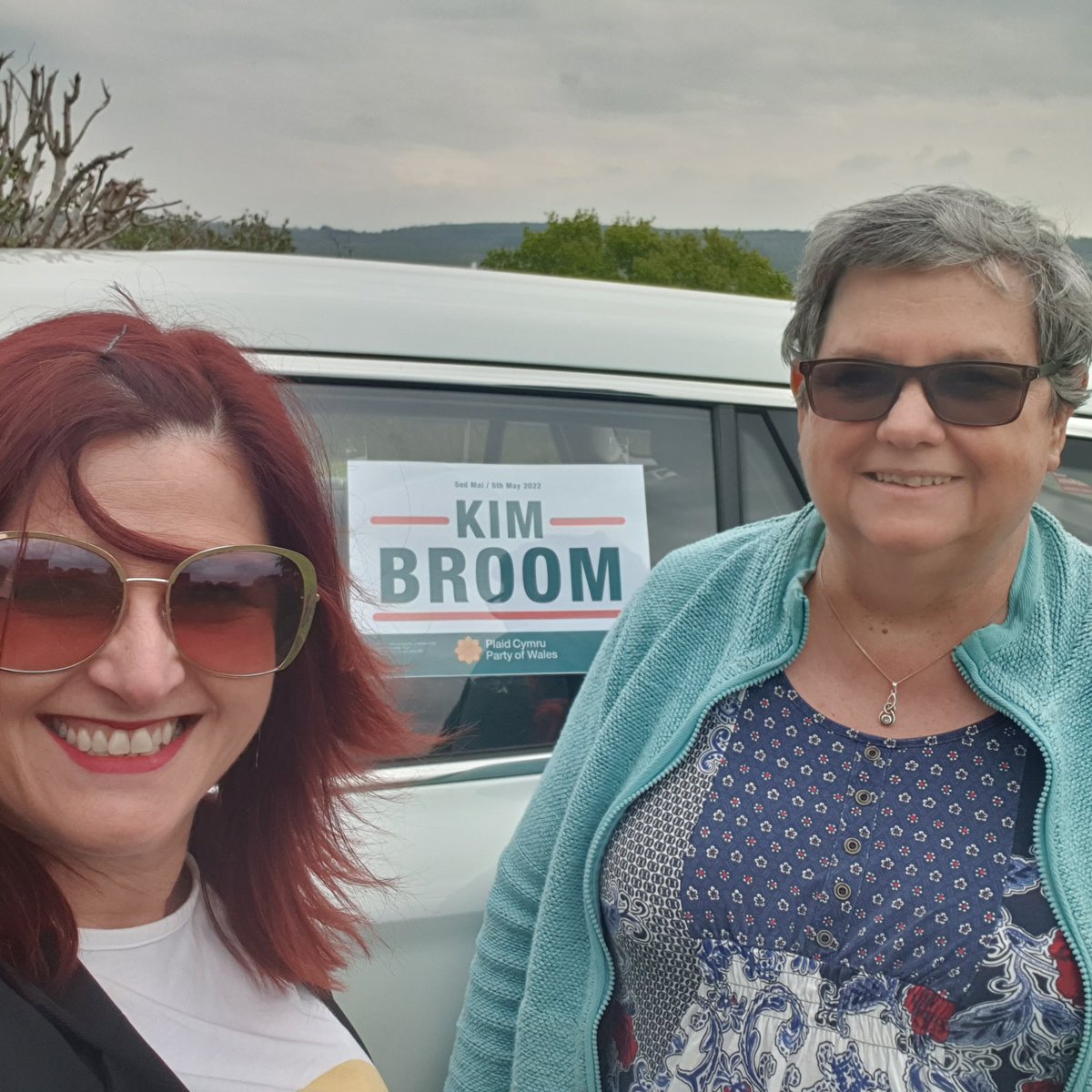 PlaidTrimsaran's tweet photo. Great to be visiting our more remote homes around Trimsaran today, good conversations &amp; positive support

Thank you - Kim Broom - Diolch 

Gwych cael ymweld â'n cartrefi mwy anghysbell o gwmpas Trimsaran heddiw, gyda sgyrsiau diddorol a chefnogaeth gadarnhaol

@PlaidLlanelli https://t.co/PrSvKm5Hfm