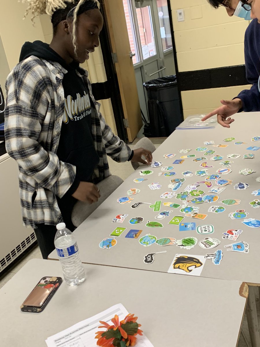 NorthviewG's tweet photo. Northview celebrating earth day 🌎 

Leadership Academy and Earth Club worked together handing out dogwood tree seedlings and earth day stickers to their peers!

Thanks to Sylvania Rotary for sponsoring g our Feature Club Friday https://t.co/wTPArjY7Md