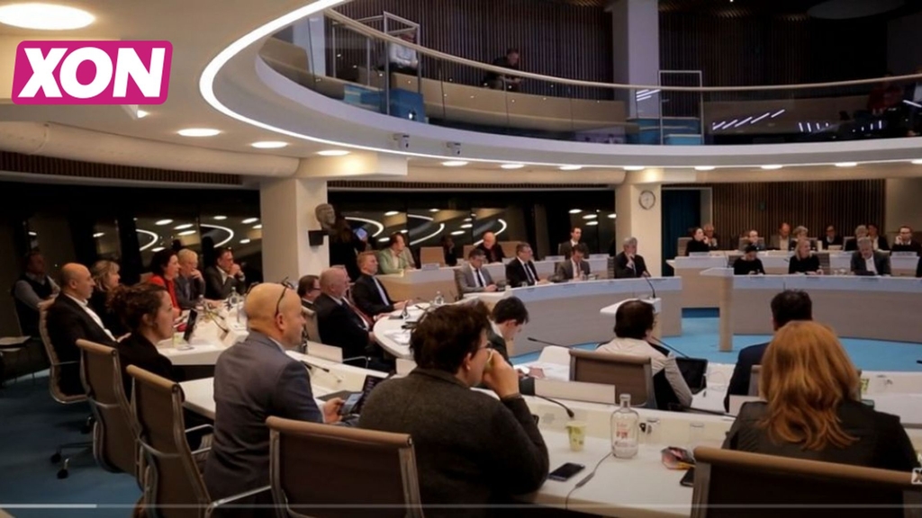 UitgeslapenFM's tweet image. Morgenochtend vanaf 08.00 uur een nieuwe 'Uitgeslapen' @EDEFM met veel muziek uit de jaren 60,70,80 en van nu en nieuwsitems over: BurgerBelangen Ede wil helderheid over de staat van de Klomperweg in Lunteren | Wat doet de gemeente Ede aan de dag van de fietshelm #enmeer. #Ede