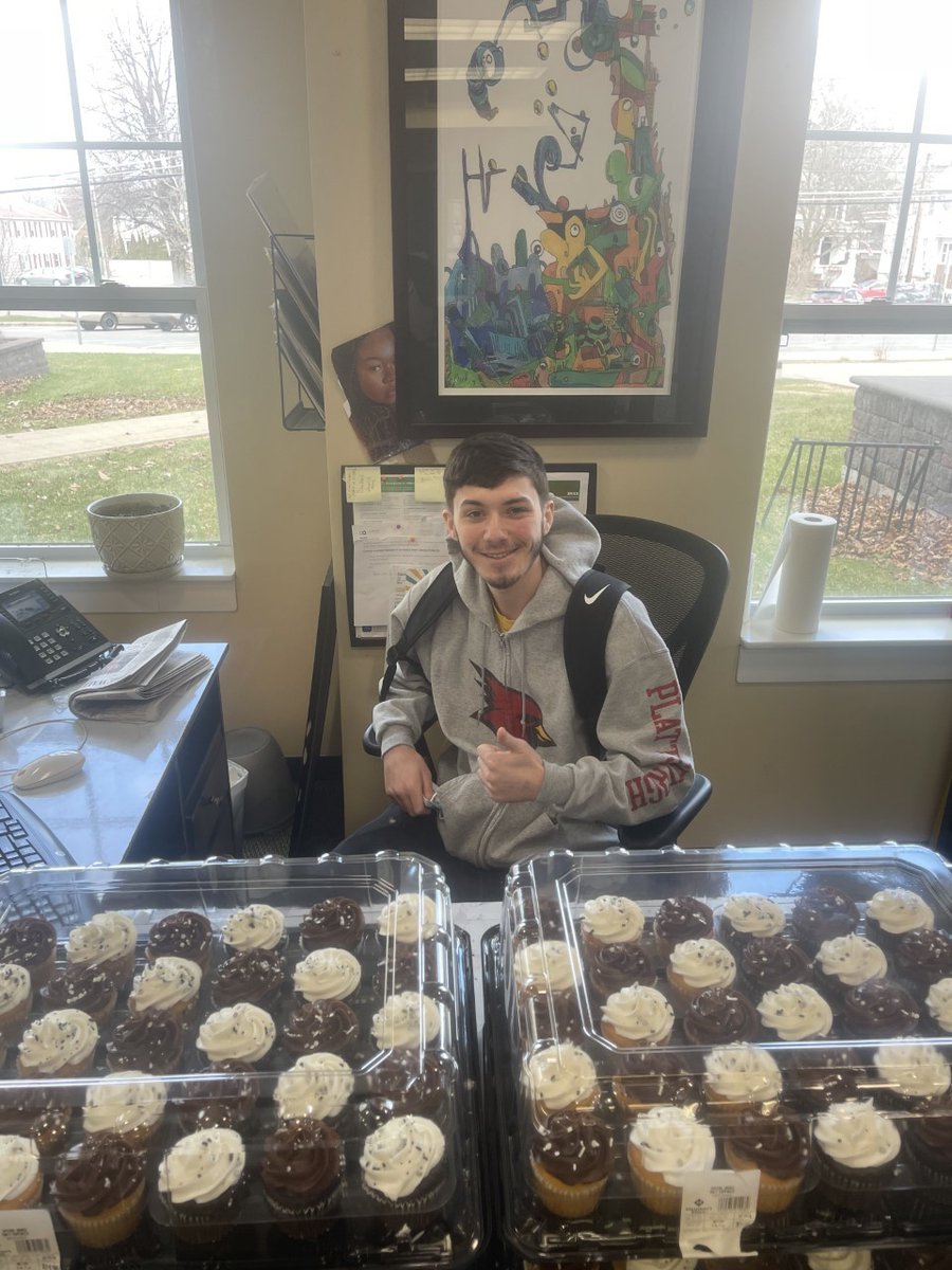 livebroadstreet's tweet photo. Today is CA Nick's 20th birthday!! To celebrate, there are cupcakes in the lobby :) Have a great weekend yall :) #broadstreetcommons #birthday #ca #cupcakes https://t.co/0K69FriYlG
