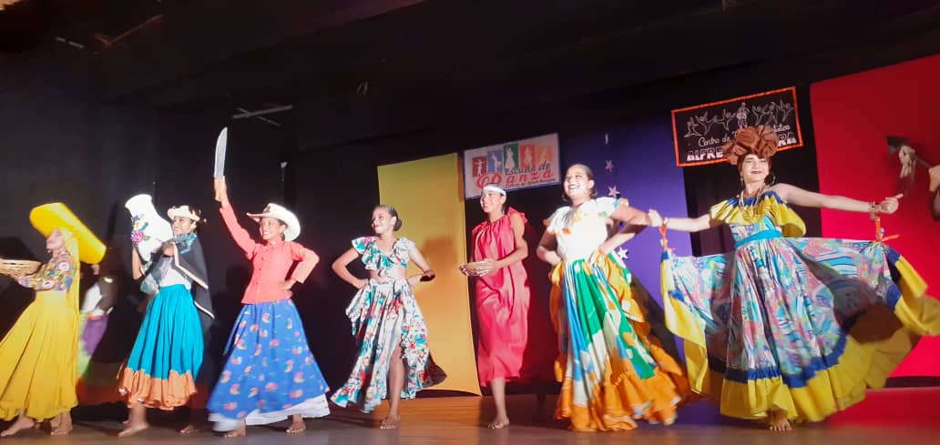 Imculmatnosune's tweet photo. #Monagas celebrará una semana con las manifestaciones dancísticas

Desarrollarán programación en varios municipios y parroquias de #Maturín con la participación de los colectivos de #danza del poder popular organizado.

https://t.co/yczCy4ljoV

#Venezuela
#Cultura
@VillegasPoljak https://t.co/ZWG3Y8B2NT