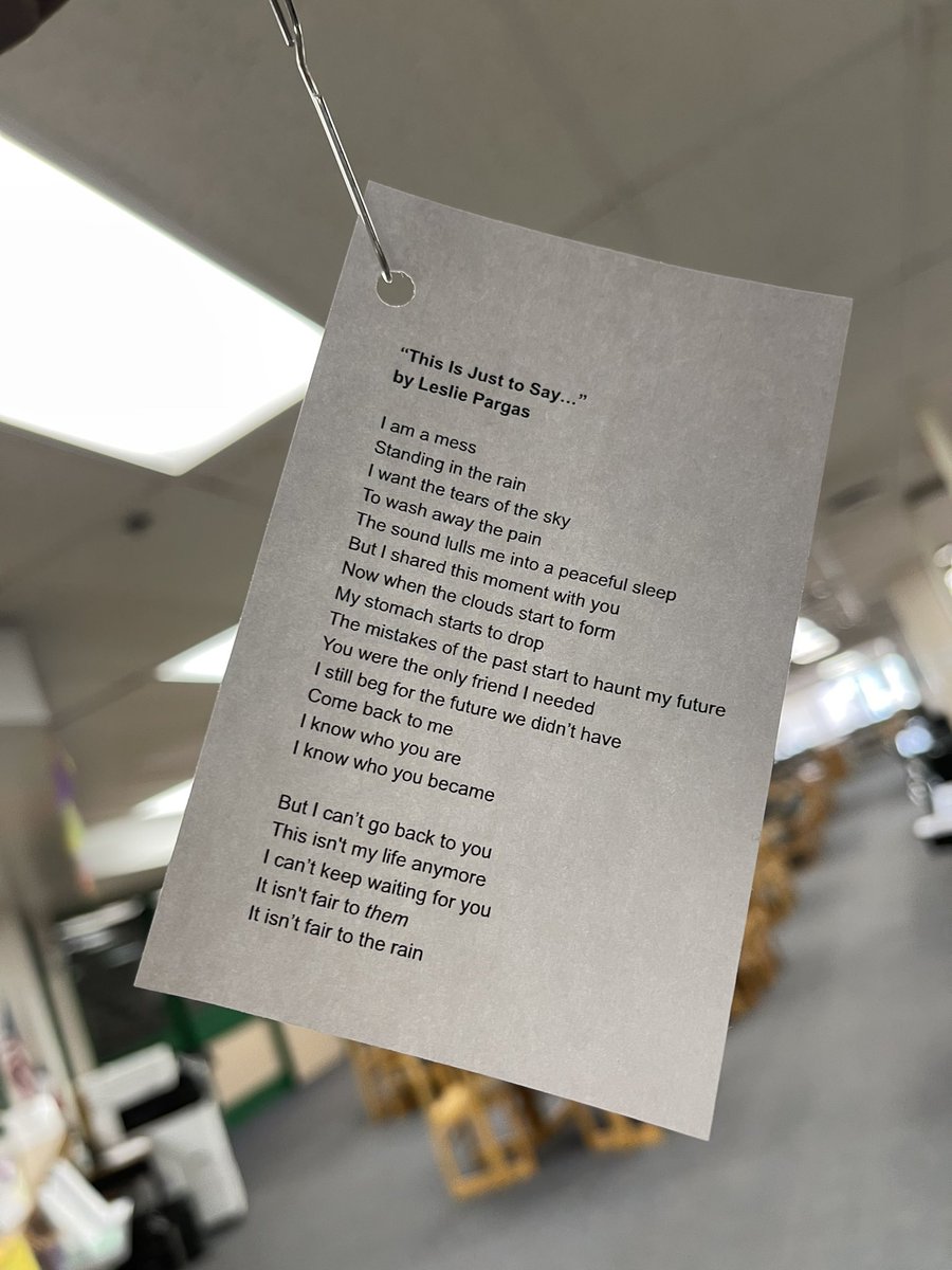 JMarquez_LMS's tweet photo. Mr. Helmling’s Creative Writing Class helping to bring our Poet-Tree to life with their original poems.These students are really amazing 🤩#mhslibrary #TeamSISD #NationalPoetryMonth #librarianbrags @MontwoodHS @DMacon_MHSReads @Sparks_Interest @TxASL @SocorroISD @OHairston_MHS https://t.co/NYkH2hShXO