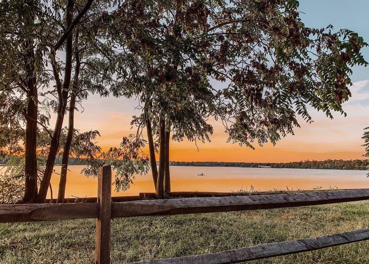 LiveAlstonLI's tweet photo. Happy Earth Day! Let’s celebrate by taking a scenic walk down by lake Ronkonkoma.  #livealstonli https://t.co/s2XPEn6yEX