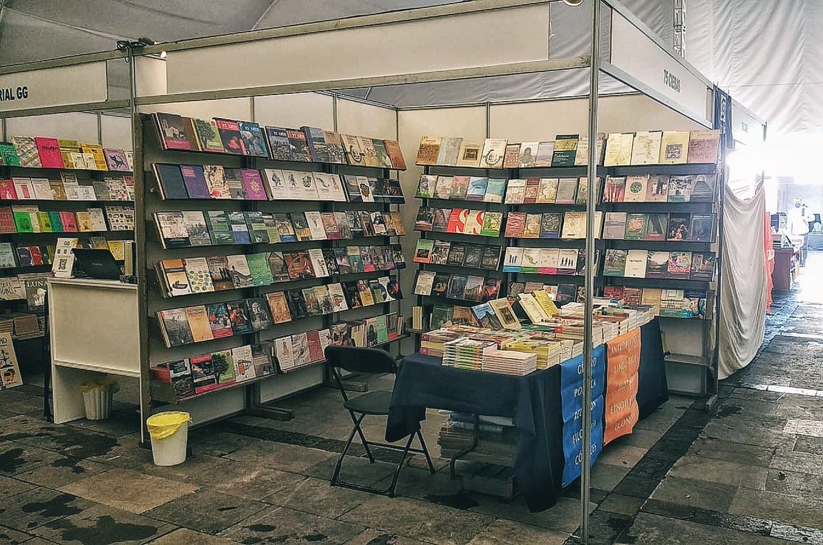 ciesas's tweet photo. Así luce nuestro #stand75 en la Fiesta del #LibroYLaRosa en el Centro Cultural Universitario en #CU.
¿Te veremos en estos días?
Pregunta por nuestros descuentos. https://t.co/Kq4ui1Ap9m