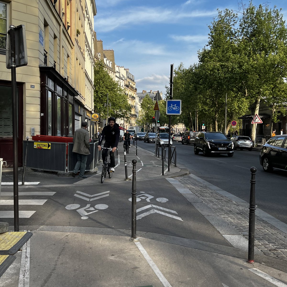Jean ﻊ (@jb75004) on Twitter photo Les chantiers parisiens sont de vrais dangers aussi bien pour les cyclistes que les piĂ©tons. Ici Ă 10 mĂštres du lieu de mon accident. <a href="/Florent_Giry/">Florent Giry (RDV sur Bluesky)</a> attendez vous dâautre mĂ©saventure pour retirer ces poteaux? <a href="/ArielWeilT/">Ariel Weil</a> <a href="/aurelien_veron/">AurĂ©lien VĂ©ron</a> Les chantiers parisiens sont de vrais dangers aussi bien pour les cyclistes que les piĂ©tons. Ici Ă 10 mĂštres du lieu de mon accident. <a href="/Florent_Giry/">Florent Giry (RDV sur Bluesky)</a> attendez vous dâautre mĂ©saventure pour retirer ces poteaux? <a href="/ArielWeilT/">Ariel Weil</a> <a href="/aurelien_veron/">AurĂ©lien VĂ©ron</a>