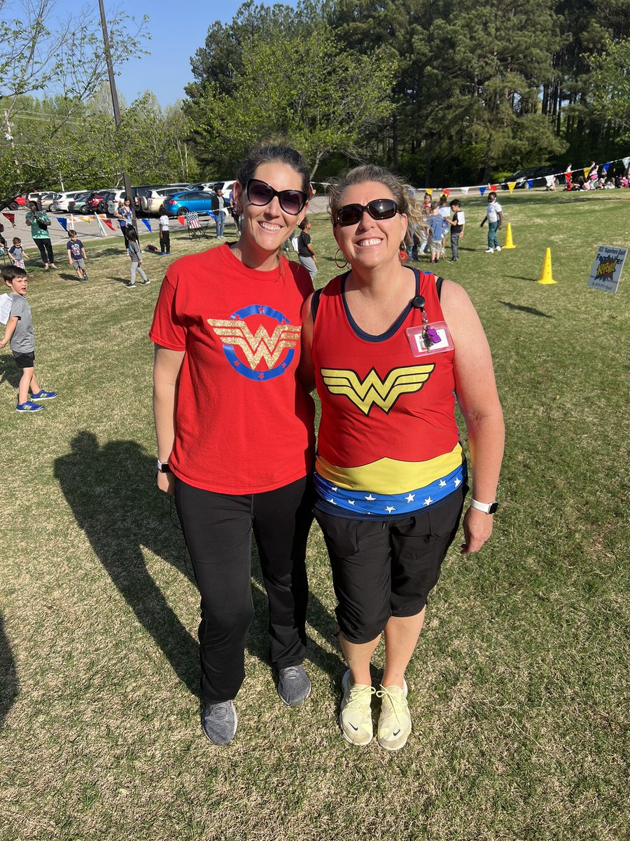 Love my work bestie! We’re just a couple of Wonder Women for our Superhero Fun Run! 🦸🏻‍♀️ 💪🏻 
#RESWeAllFly <a href="/RES_Redbirds/">Rivercrest Redbirds</a> #PreKLife #blessedinthisnest