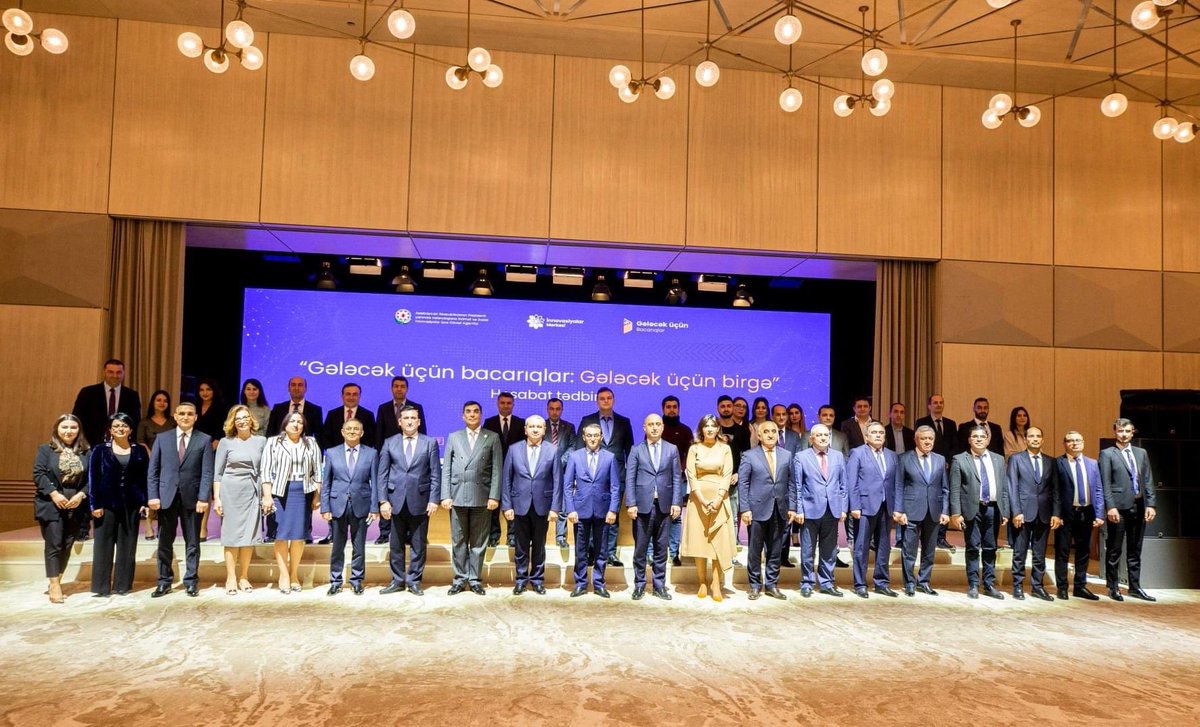 frkhdblog's tweet photo. 14 aprel 2022-ci il tarixində "Gülüstan"sarayında Azərbaycan Respublikasının Prezidenti yanında Vətəndaşlara Xidmət və Sosial İnnovasiyalar üzrə Dövlət Agentliyinin İnnovasiyalar Mərkəzinin "Gələcək üçün bacarıqlar: Gələcək üçün birgə" adlı hesabat tədbiri təşkil olunub.
 #vxsida https://t.co/HIXBVF6KDh