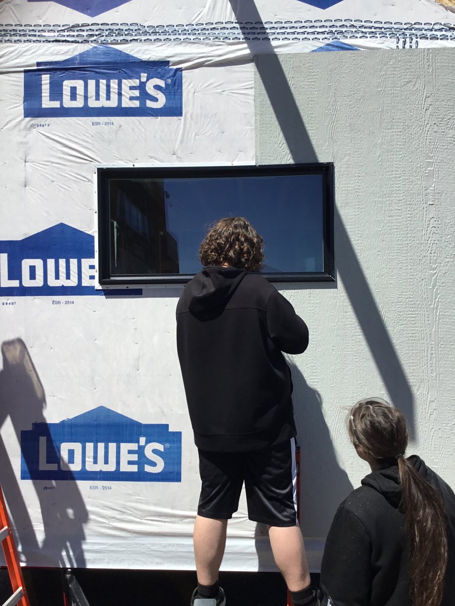 pvc0re's tweet photo. Windows going in! https://t.co/W6BZsElqSJ