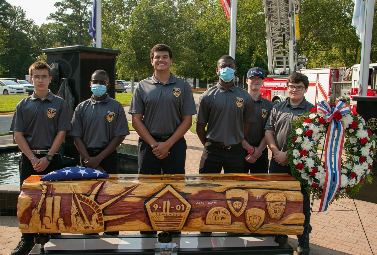 VirginiaBeachFD's tweet image. During #NationalVolunteerMonth we would like to recognize and thank all of our “OUTSTANDING” volunteers who help support the mission of the Fire Dept. through their hard work &amp;amp; dedication. #SupportTechnicians #FireExplorers #Cadets #volunteer #firefighter vbgov.com/government/dep…