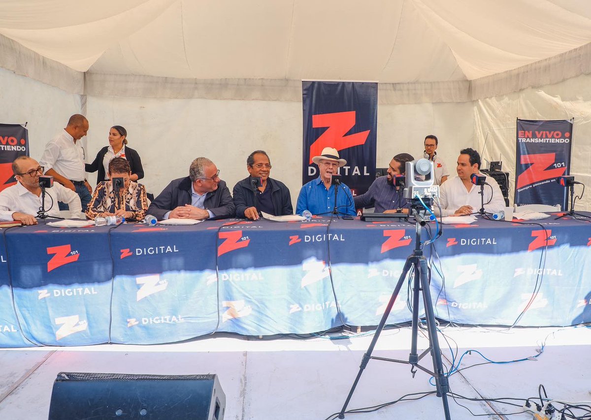llegopapa's tweet photo. Gracias a los amigos de la @z101digital por la invitación al programa de hoy, dando cobertura al inicio de la cosecha de arroz y por reconocer la importancia de la agricultura en nuestro país. https://t.co/COXX42jQBq