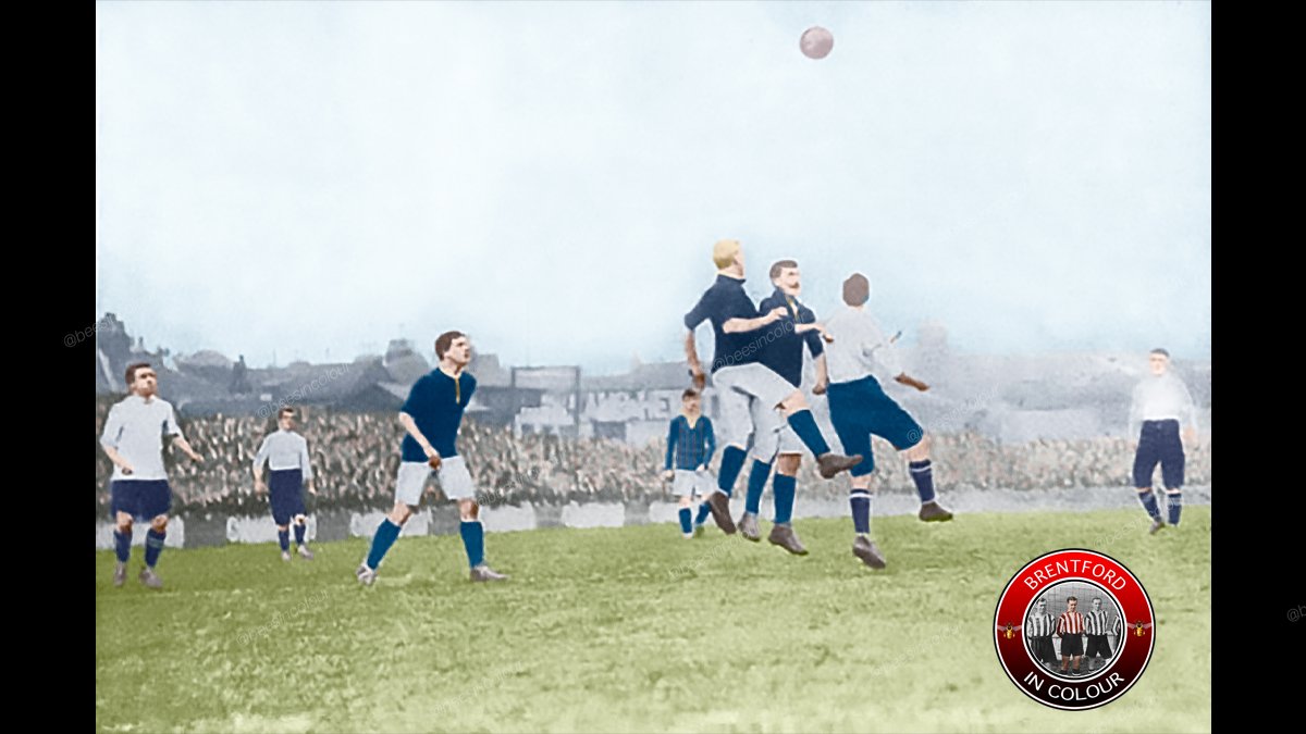 beesincolour's tweet photo. Brentford v Tottenham at Griffin Park in 1906 #BrentfordFC #Brentford #BeesInColour #BRETOT https://t.co/ahGEAzbyyG