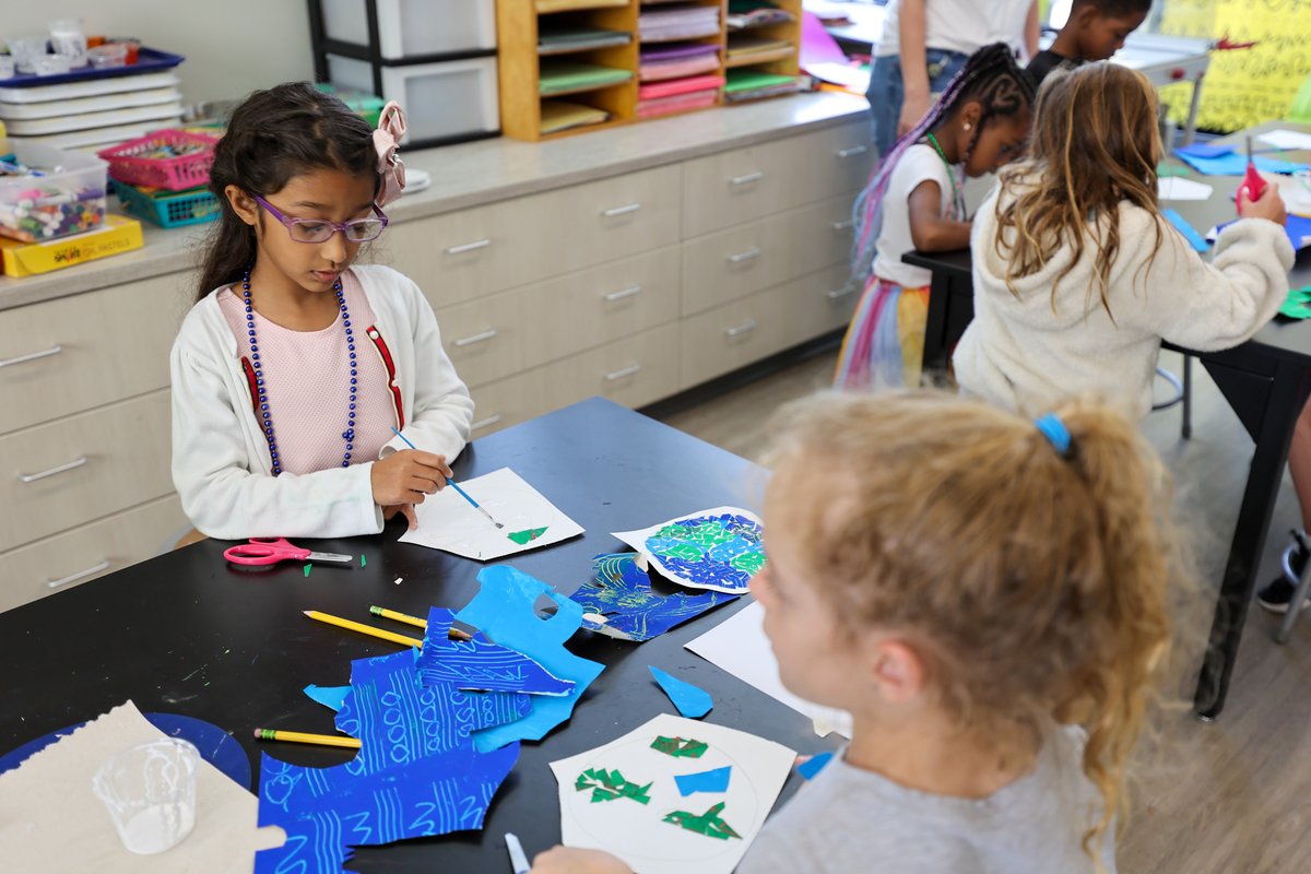 SBISD's tweet photo. It's #EarthDay2022 and @HCEcougars has been hard at work using recycled paper to create Earth artwork! We are excited to see these first grade students using recycled paper and exercising their unique creativity to participate in Earth Day. 🌎 https://t.co/8BxYNyEZ3b