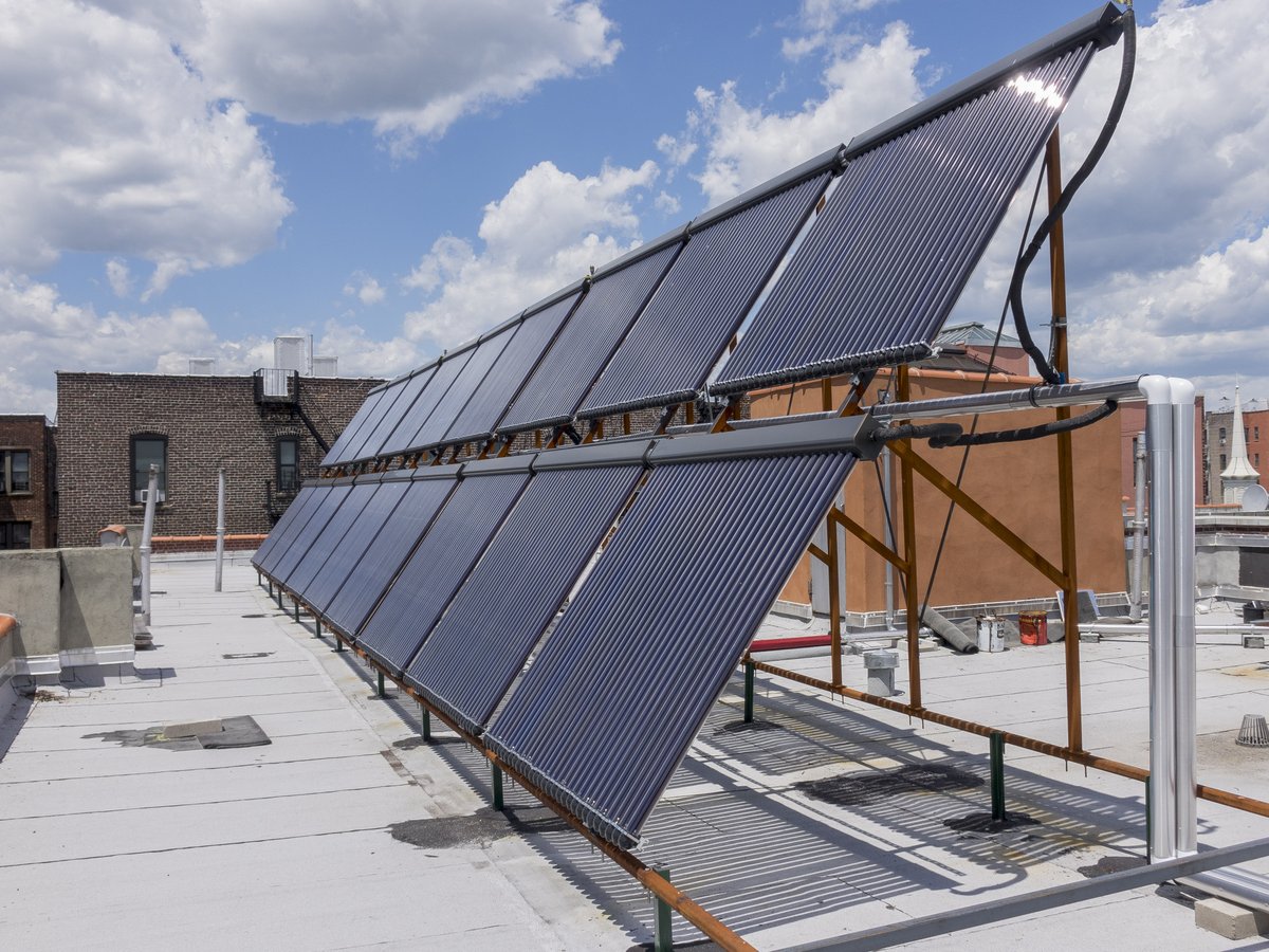 NYCHousing's tweet photo. Celebrate #EarthDay by signing up for our Solar 101 webinar! Join us &amp; @solaronenyc on May 17th for a primer workshop covering #solar technology, costs, incentives, and policy updates. RSVP today: https://t.co/vl8Ang5Qip https://t.co/YdEEr7qjBo