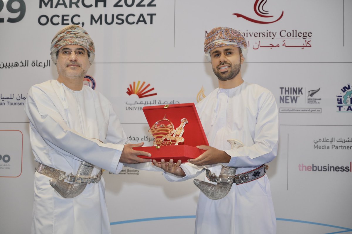 AmrBaabood's tweet photo. His Excellency Sheikh Nasr Al Housni, Undersecretery @labour_oman awarding excellence at @ghedexoman. We must become a learning society, committed to quality education from early childhood through to re-training in later life. @ghedexoman is committed to lifelong learning 🇴🇲🌍👨🏼‍🎓 https://t.co/W74u5xBg18