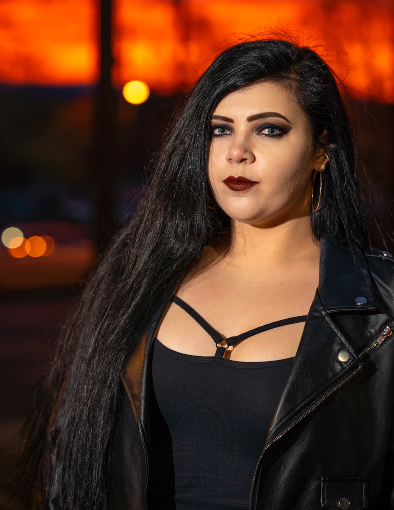 dbrown8433's tweet photo. We had a red sky for this image. Kayla was a real trooper for this session, It was a little cold! We are on main street in Mount Airy NC.

#fashionmagazine #newfacefashionmag #malviemag #voguemagazine #vigourmagazine #creativesofcarolina  #mountairydowntown #mountairync https://t.co/XLiuKSdF8i