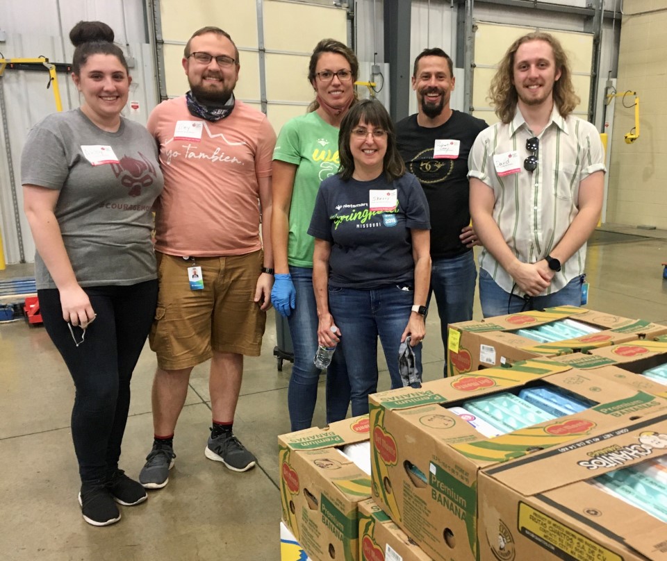 CauseConnected's tweet photo. From teaching English in Panama and cleaning up playgrounds to volunteering at local food pantries, #NTST associates always put their volunteer days to great use! We’re continually inspired by how our associates choose to give back and stay #CauseConnected. #EveryDayMatters https://t.co/FAwmXwkMbX
