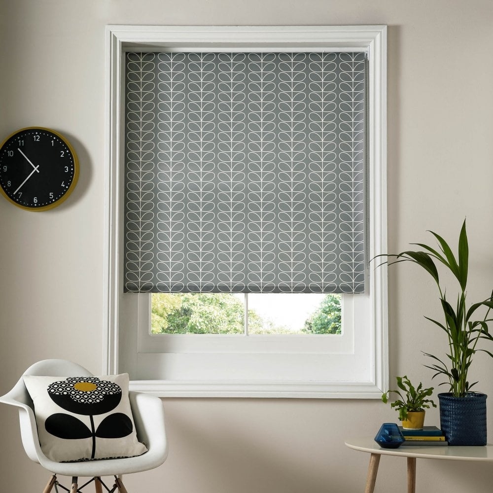 candhfabrics's tweet image. Orla Kiely roller blinds go with every decor... 
Featuring Orla's iconic stem design is a sophisticated addition to your window and will keep sunlight out when you want to sleep for longer. Get yours today! 

bit.ly/3OH3ipF

#rollerblinds #readymadeblinds #springwindows