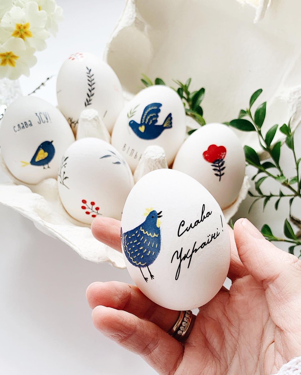 katykardka's tweet image. Цьогорічні великодні татушки 🥚
Таки вийшло надрукувати (але більше нема)