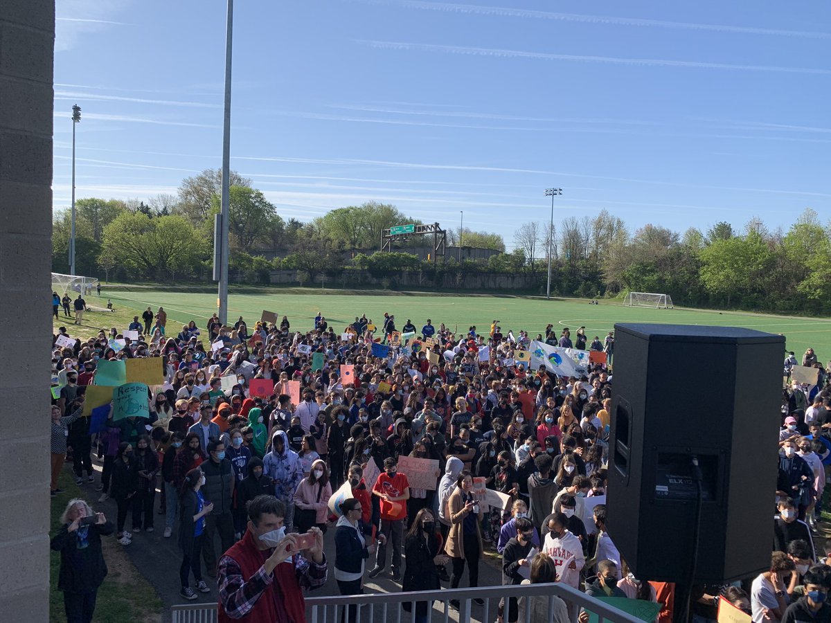 CraigStaton2's tweet photo. Earth Day event at JWMS today was spectacular!!!😊 https://t.co/4VkqdkhVHW
