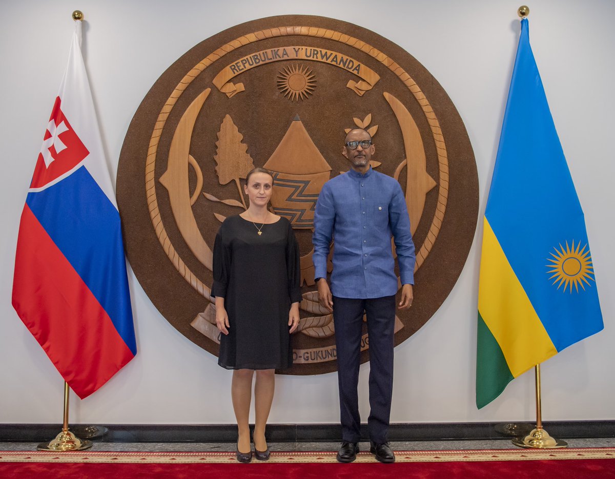 UrugwiroVillage's tweet photo. This afternoon at Urugwiro Village, President Kagame received letters of credence from new Ambassadors; Kevin Colgan of the Republic of Ireland, Katarína Žuffa Leligdonová of the Slovak Republic and Andrii Pravednyk of Ukraine. https://t.co/DTpFbWNJen