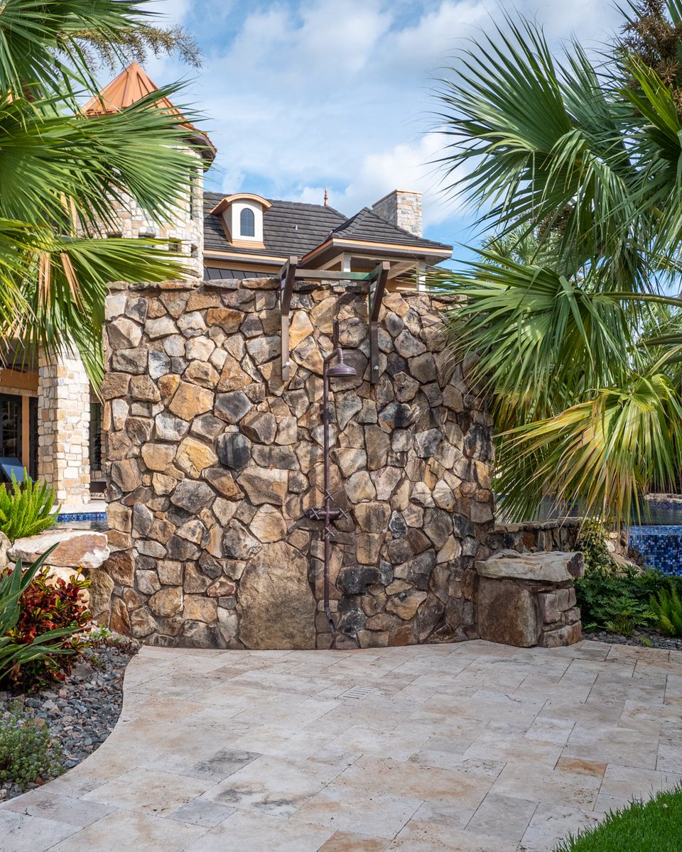 HeathAJordan's tweet photo. #RT @lucaslagoons: Would your #insanepool have an outdoor shower?
#lucaslagoons #poolside #pooldesign #poolparty #outdoorshower #backyardinspo https://t.co/W6zTT8Bltb
