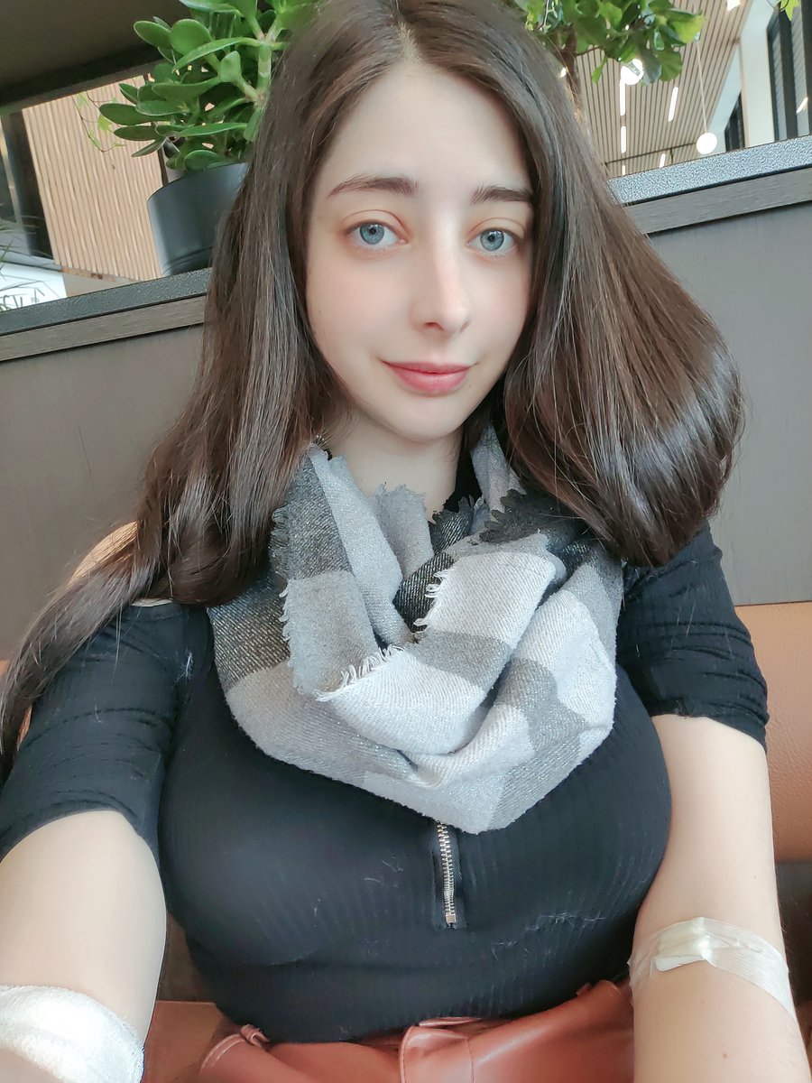 Ena Fox's Instagram, Twitter & Facebook on IDCrawl