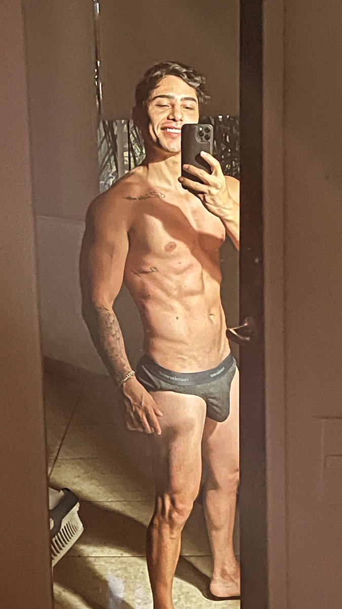 Hoy en vivo a las 8:30 en mi onlyfans.com/jpleong 🔥🔥🔥🔥😏😏🤤🤤🤤
