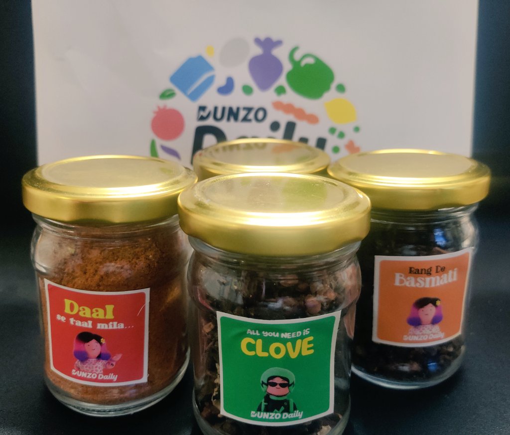 SamKatarki's tweet photo. Thankyou @DunzoIt for such a cute surprise with our order. You have earned a new fan(my mom) today! #dunzoit ,๐ https://t.co/roNUF858o9