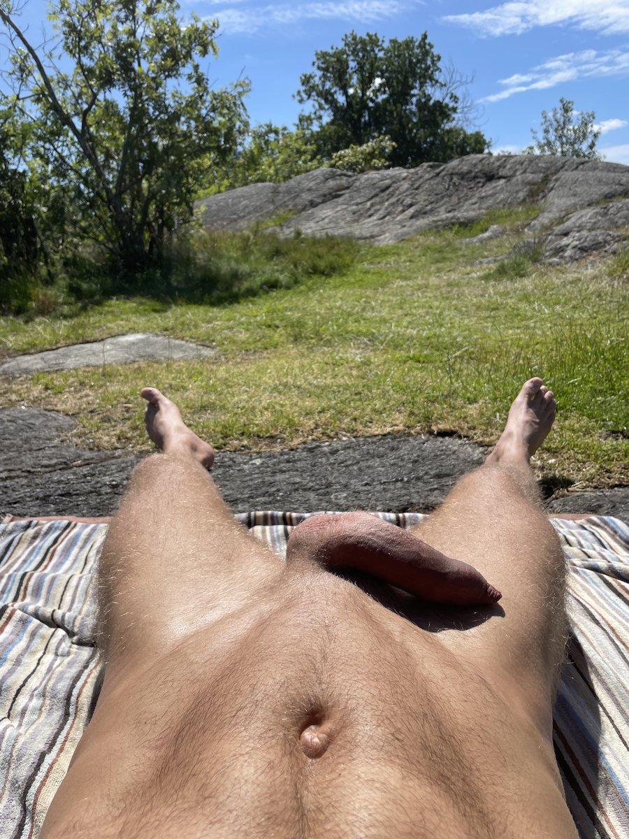 Summer is coming! Like if you're gonna drop your pants this summer! 😜
#gayinstockholm #nude #gay #gaysummer