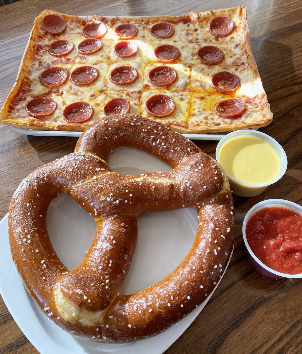 LedoPizza's tweet photo. 🥨 #FridayFeeling GIFT CARD GIVEAWAY 🥨

RETWEET &amp; FOLLOW
to be entered to win a
‼️ $100 #LedoPizza Gift Card!

1 winner picked at 10pm on 4/22/22

DEAL ALERT💥
14” 1-Topping Pizza &amp; Bavarian Soft Pretzel for $19.99! *Limited time

Save Time Order Online!

https://t.co/dR6Yi5D0Xg https://t.co/JgFNrMDCw4