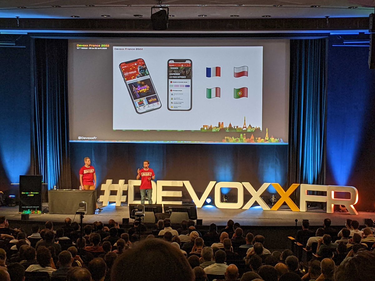 Encore merci d'être venu nous voir nombreux. On a pris notre kiff et j'espère que vous aussi ! <a href="/DevoxxFR/">DevoxxFR</a> @betclicFranc