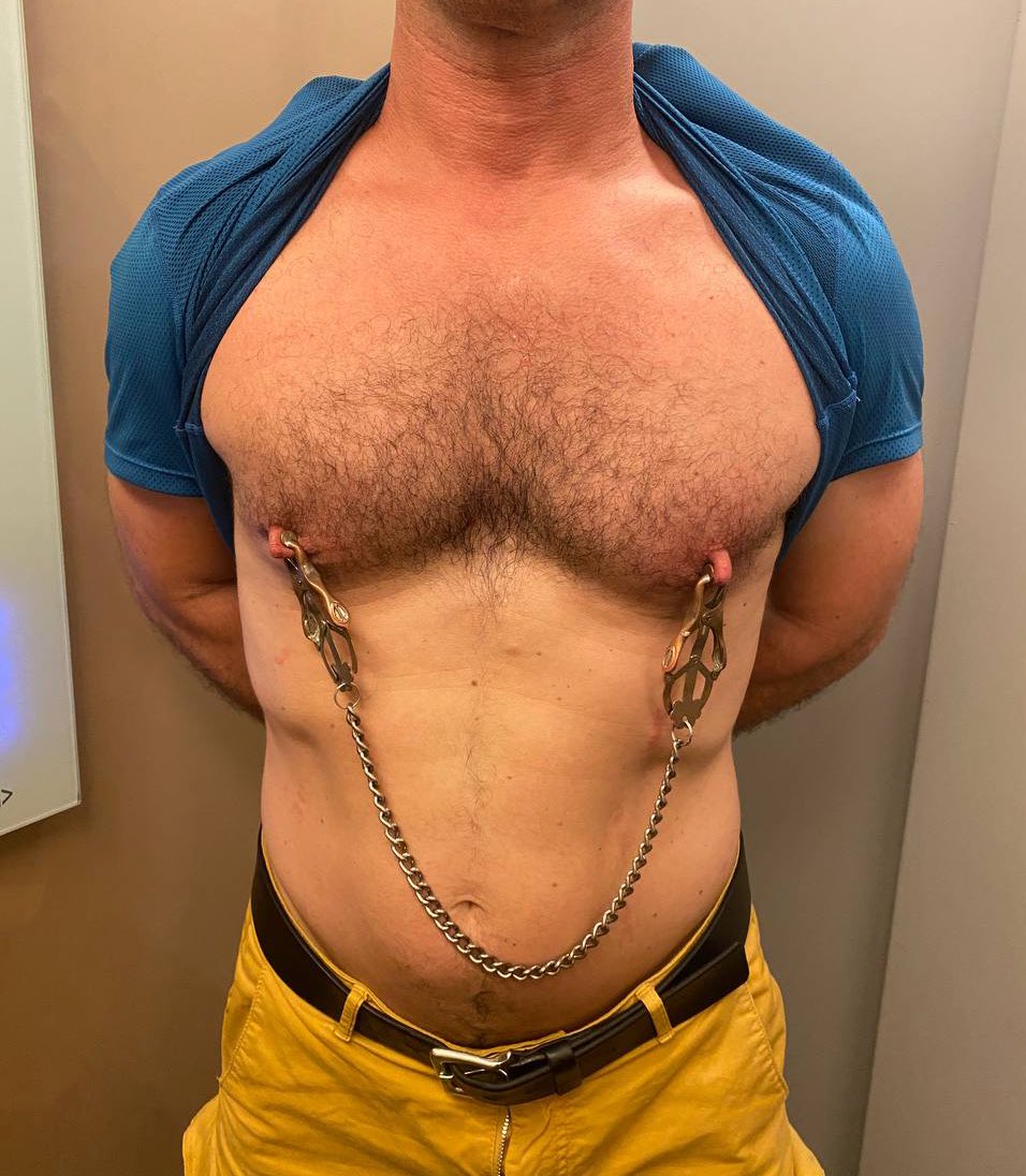 SirEdward87's tweet photo. Il mio schiavo può uscire di casa solo se adeguatamente pinzato.
#nipple #nippleplay #hardsm #sm #slave #schiavo #master #submission #dominant #painslave #painmaster https://t.co/DIuPJzDa1b